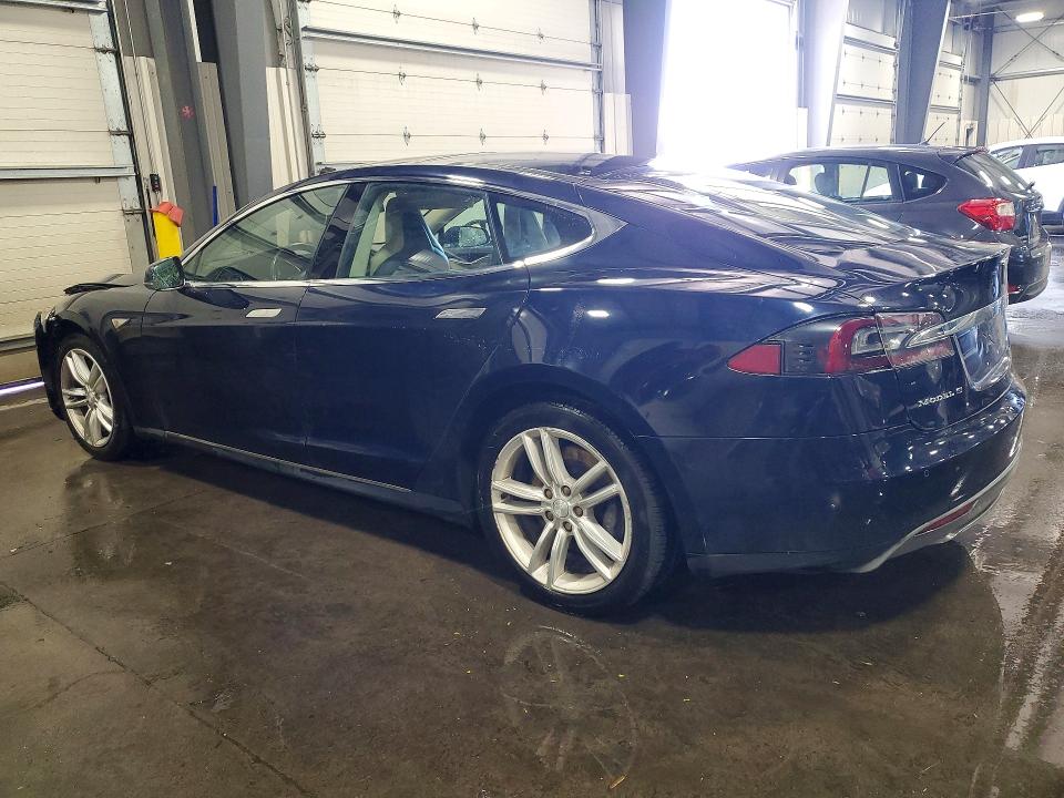 2013 Tesla Model S მანქანა იყიდება აუქციონზე, vin: 5YJSA1CN4DFP08570, აუქციონის ნომერი: 53410786