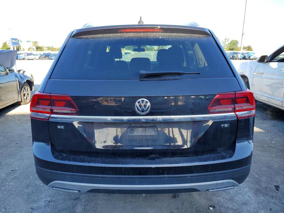 2018 Volkswagen Atlas მანქანა იყიდება აუქციონზე, vin: 1V2CP2CA1JC594640, აუქციონის ნომერი: 54662026
