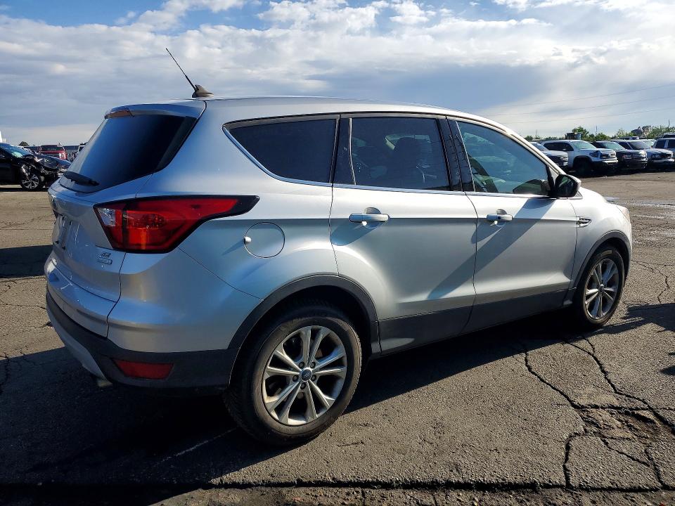 52584376 :رقم المزاد ، 1FMCU0GD7KUA04967 vin ، 2019 Ford Escape مزاد بيع