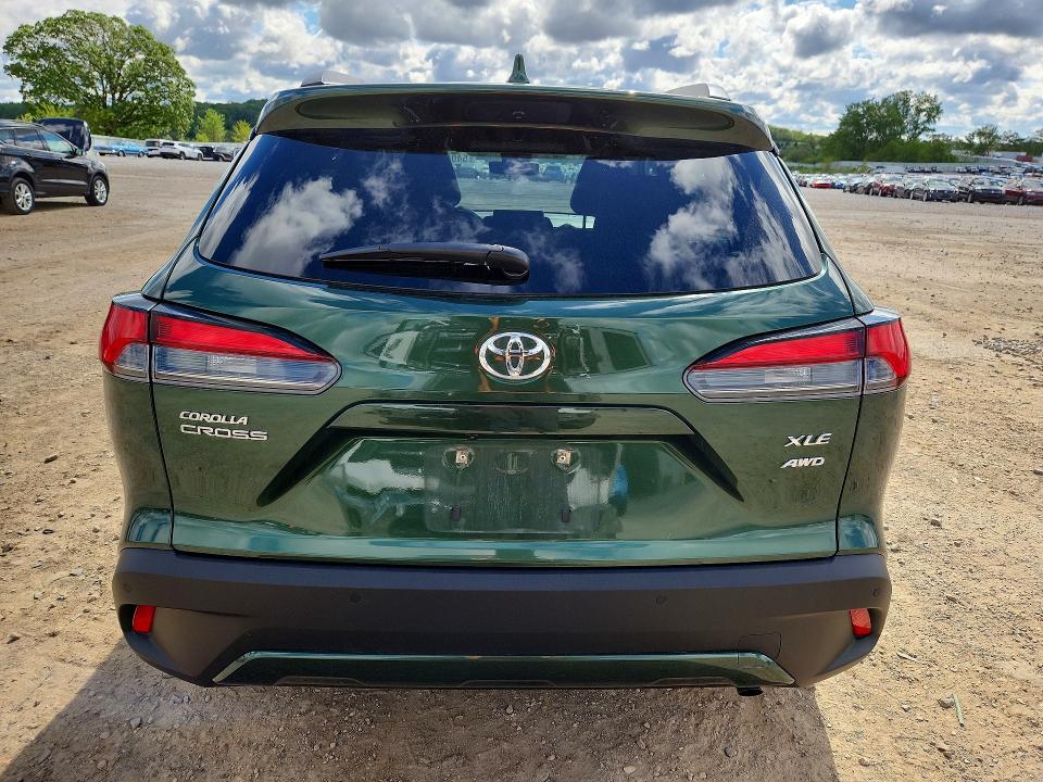 54088796 :رقم المزاد ، 7MUDAABG3NV042414 vin ، 2022 Toyota Corolla Cross مزاد بيع