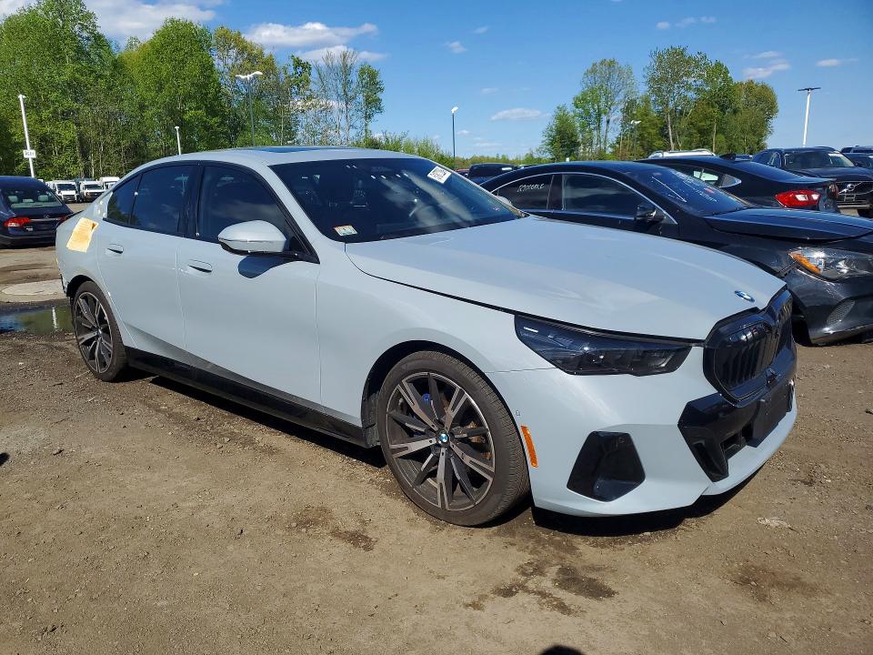 Продаж на аукціоні авто 2025 Bmw 530, vin: WBA53FJ03SCU28481, номер лоту: 51872286