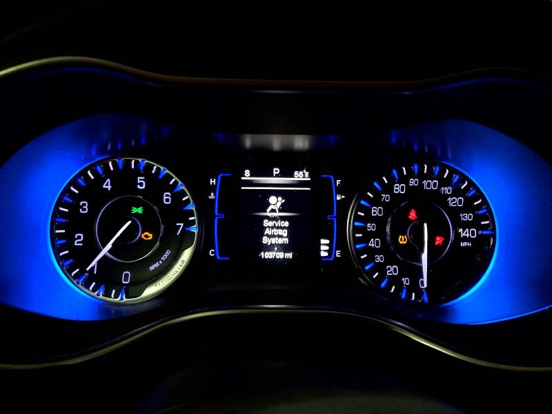 52225686 :رقم المزاد ، 1C3CCCAB9FN657952 vin ، 2015 Chrysler 200 مزاد بيع