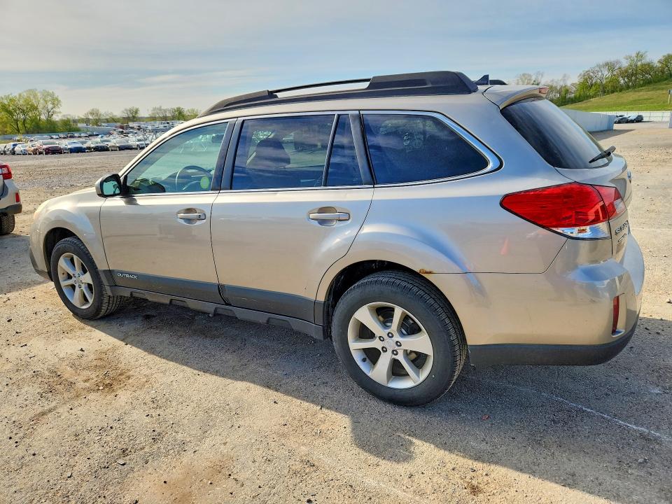 2014 Subaru Outback მანქანა იყიდება აუქციონზე, vin: 4S4BRBCC0E3289561, აუქციონის ნომერი: 51719536