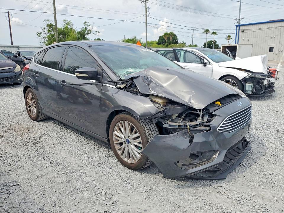 52996166 :رقم المزاد ، 1FADP3N27JL209203 vin ، 2018 Ford Focus مزاد بيع