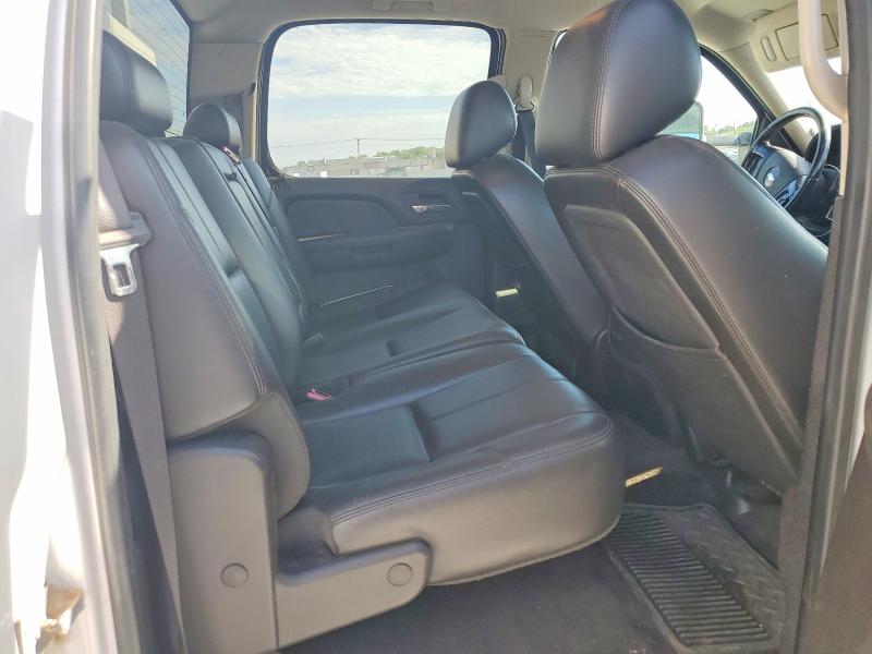 54674696 :رقم المزاد ، 1GC4K1B65AF131071 vin ، 2010 Chevrolet Silverado مزاد بيع
