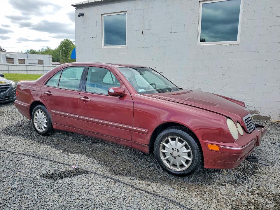 Продажа на аукционе авто 2002 Mercedes-benz E, vin: WDBJF82JX2X064403, номер лота: 52907196