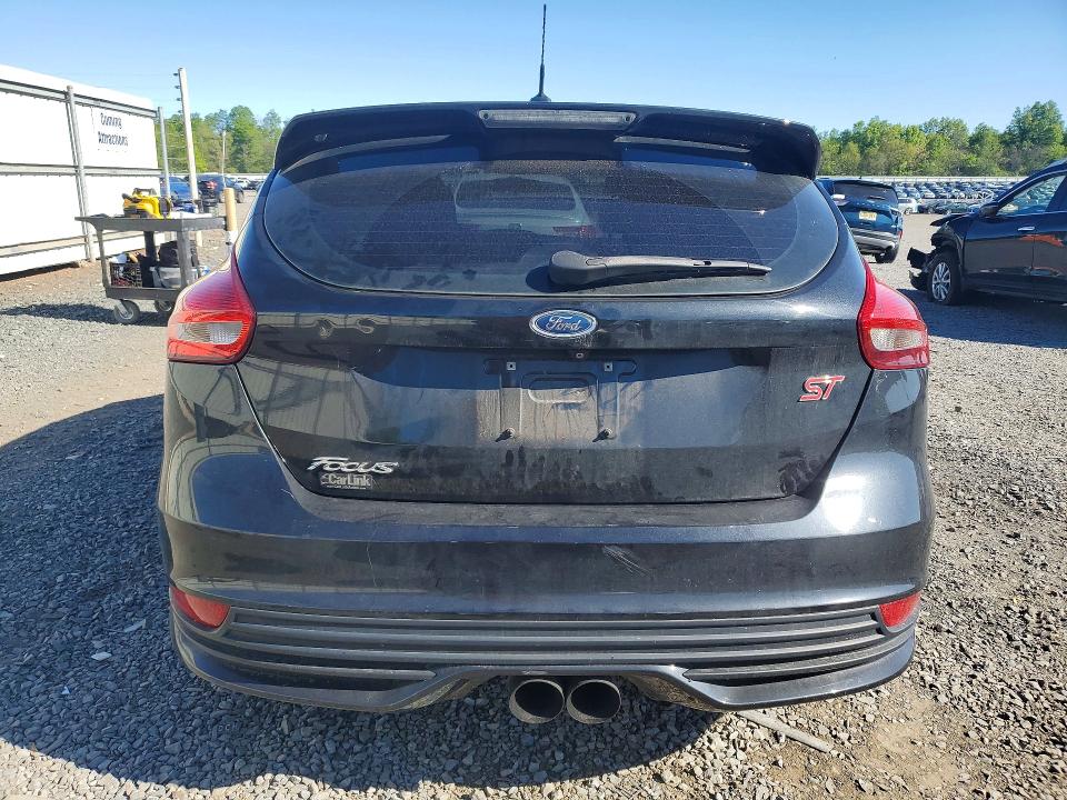 53370896 :رقم المزاد ، 1FADP3L90FL353733 vin ، 2015 Ford Focus مزاد بيع