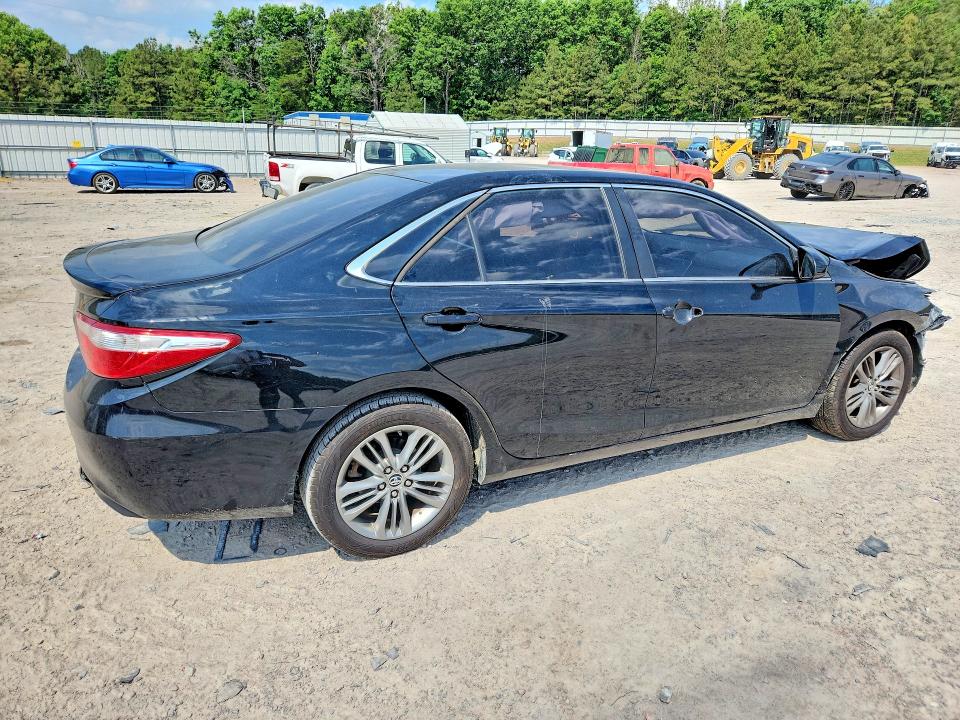 54116886 :رقم المزاد ، 4T1BF1FKXFU498050 vin ، 2015 Toyota Camry مزاد بيع