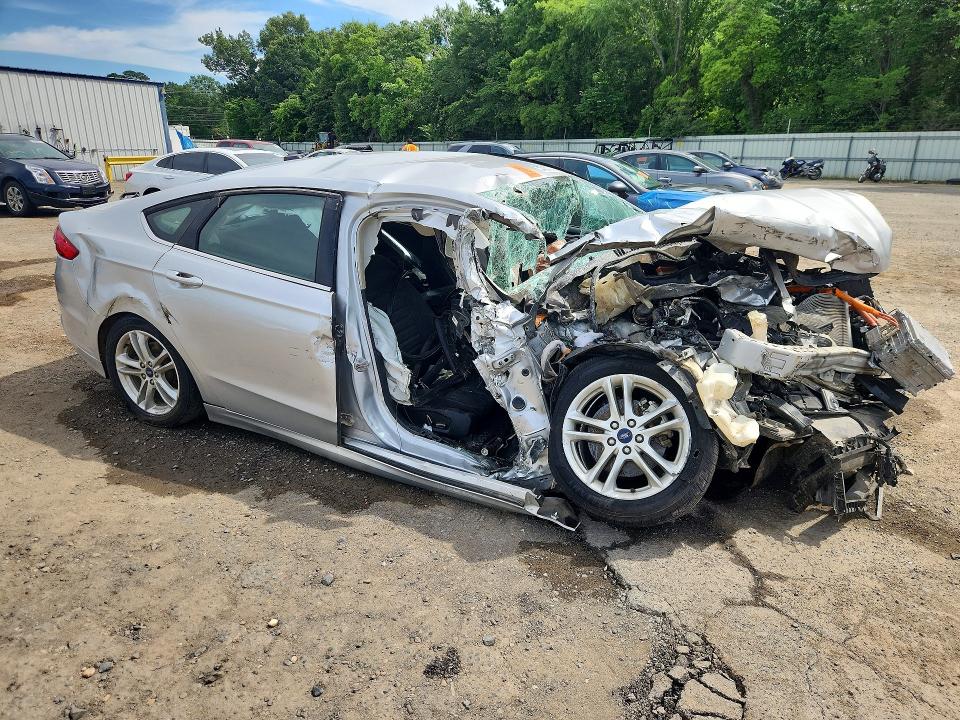 52676316 :رقم المزاد ، 3FA6P0LUXJR191874 vin ، 2018 Ford Fusion مزاد بيع
