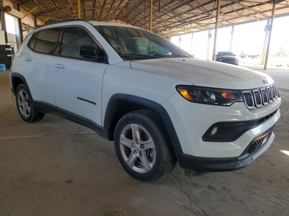 53067556 :رقم المزاد ، 3C4NJDBN1PT560822 vin ، 2023 Jeep Compass مزاد بيع