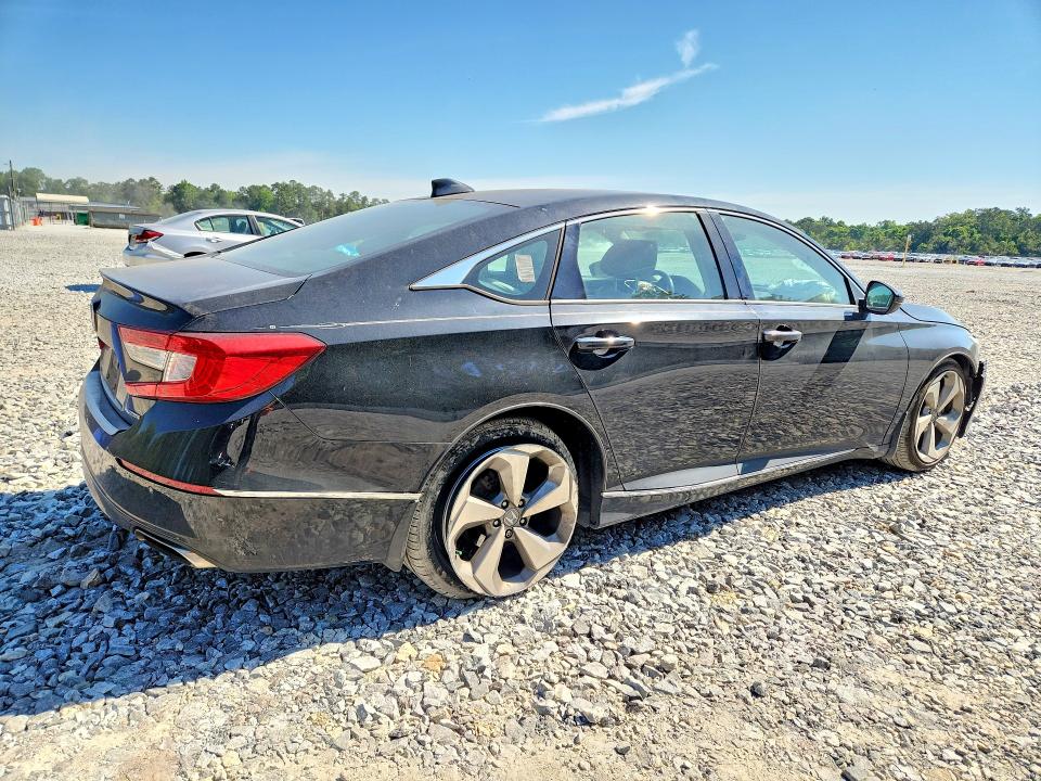 52557386 :رقم المزاد ، 1HGCV1F96JA032913 vin ، 2018 Honda Accord مزاد بيع