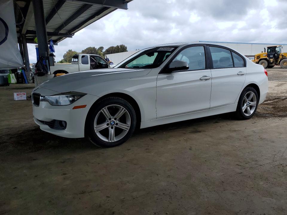 2013 Bmw 328 მანქანა იყიდება აუქციონზე, vin: WBA3C1G54DNR46880, აუქციონის ნომერი: 52553406