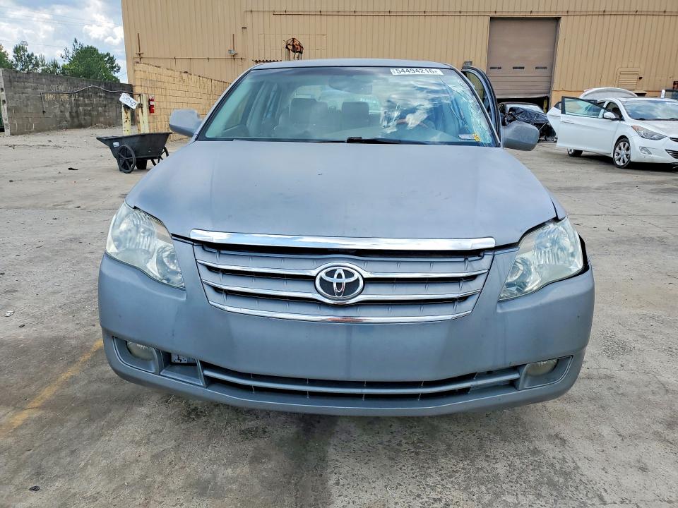 54494216 :رقم المزاد ، 4T1BK36B25U018590 vin ، 2005 Toyota Avalon مزاد بيع