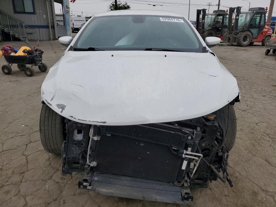 2015 Chrysler 200 მანქანა იყიდება აუქციონზე, vin: 1C3CCCCBXFN553029, აუქციონის ნომერი: 52964716