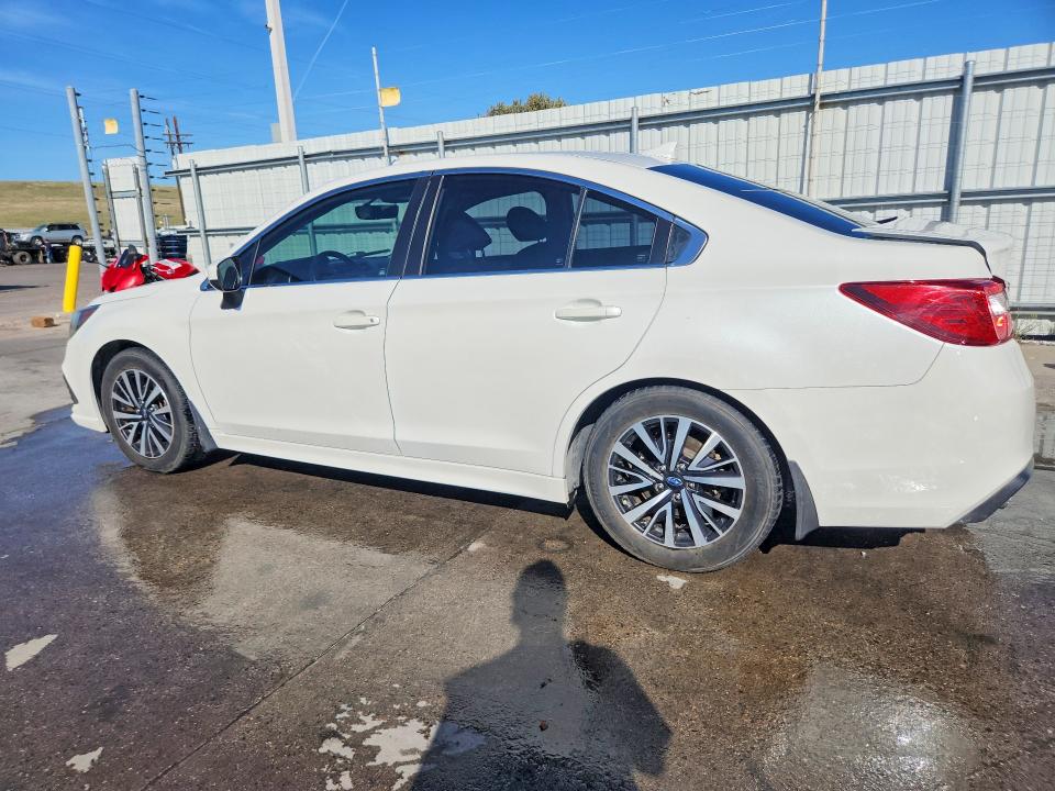 53414266 :رقم المزاد ، 4S3BNAC6XJ3041364 vin ، 2018 Subaru Legacy مزاد بيع