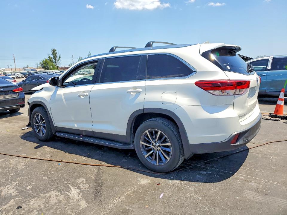 Продаж на аукціоні авто 2019 Toyota Highlander, vin: 5TDKZRFH8KS568934, номер лоту: 52773396