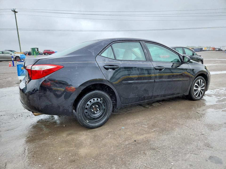 52454186 :رقم المزاد ، 5YFBURHE2FP309887 vin ، 2015 Toyota Corolla مزاد بيع