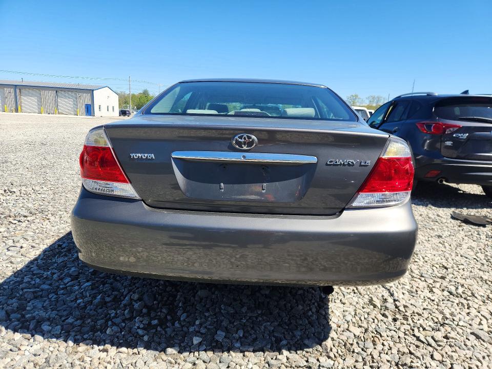 52408436 :رقم المزاد ، 4T1BE30K35U515812 vin ، 2005 Toyota Camry مزاد بيع