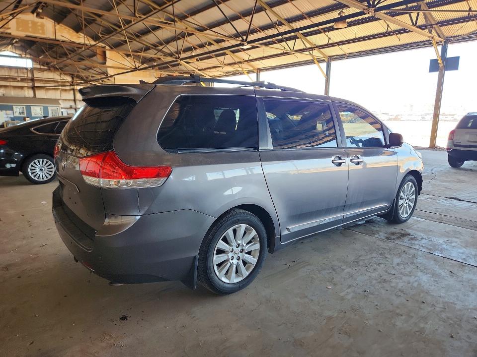 55172136 :رقم المزاد ، 5TDDK3DC9CS044484 vin ، 2012 Toyota Sienna مزاد بيع