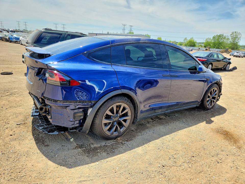 54498356 :رقم المزاد ، 7SAXCBE67NF332253 vin ، 2022 Tesla Model X مزاد بيع