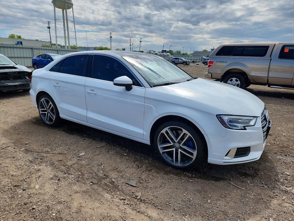 53304466 :رقم المزاد ، WAUBEGFFXKA081307 vin ، 2019 Audi A3 مزاد بيع