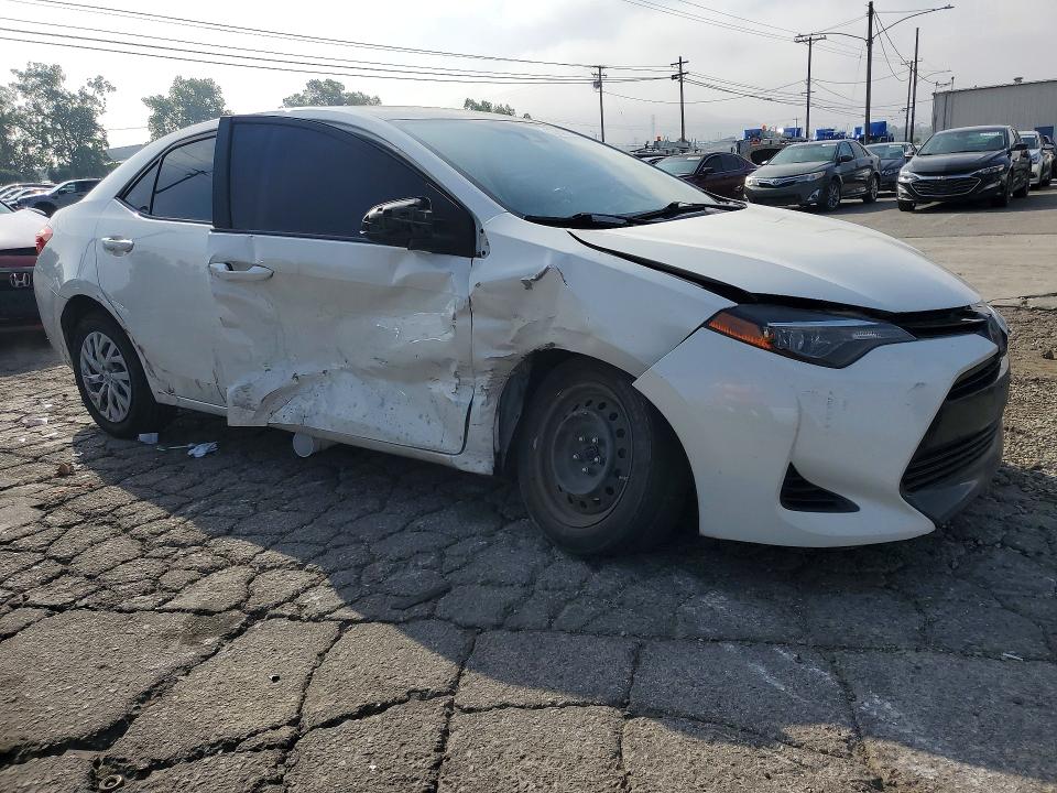 Продаж на аукціоні авто 2018 Toyota Corolla, vin: 5YFBURHE8JP790236, номер лоту: 52731616