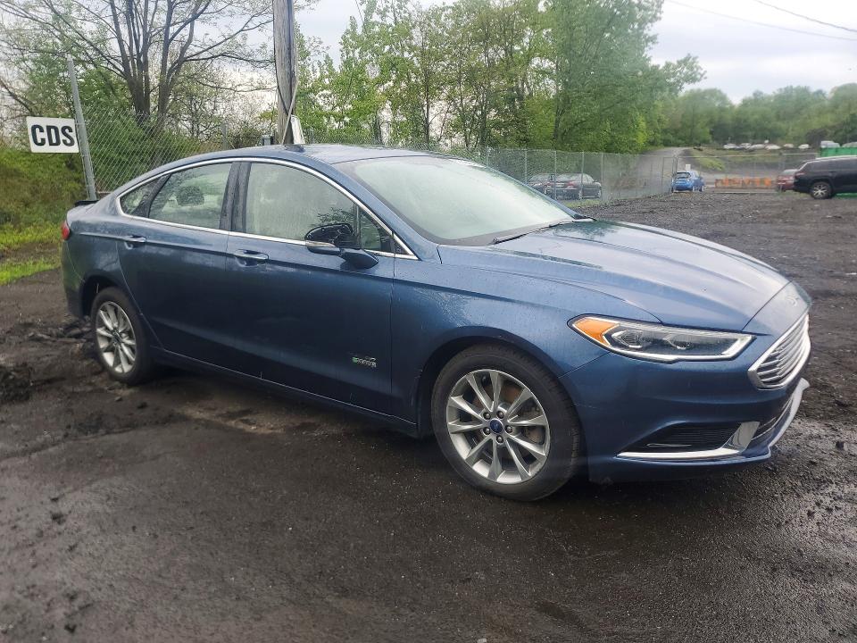 52724076 :رقم المزاد ، 3FA6P0PU2JR196254 vin ، 2018 Ford Fusion مزاد بيع