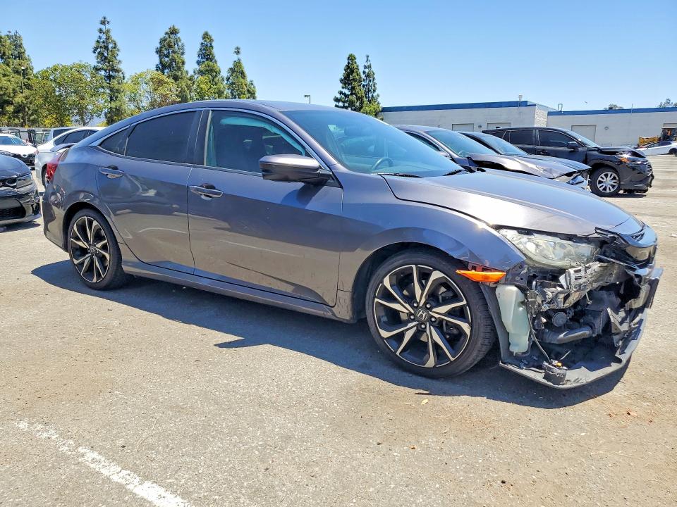 54206696 :رقم المزاد ، 2HGFC1E57JH710443 vin ، 2018 Honda Civic مزاد بيع