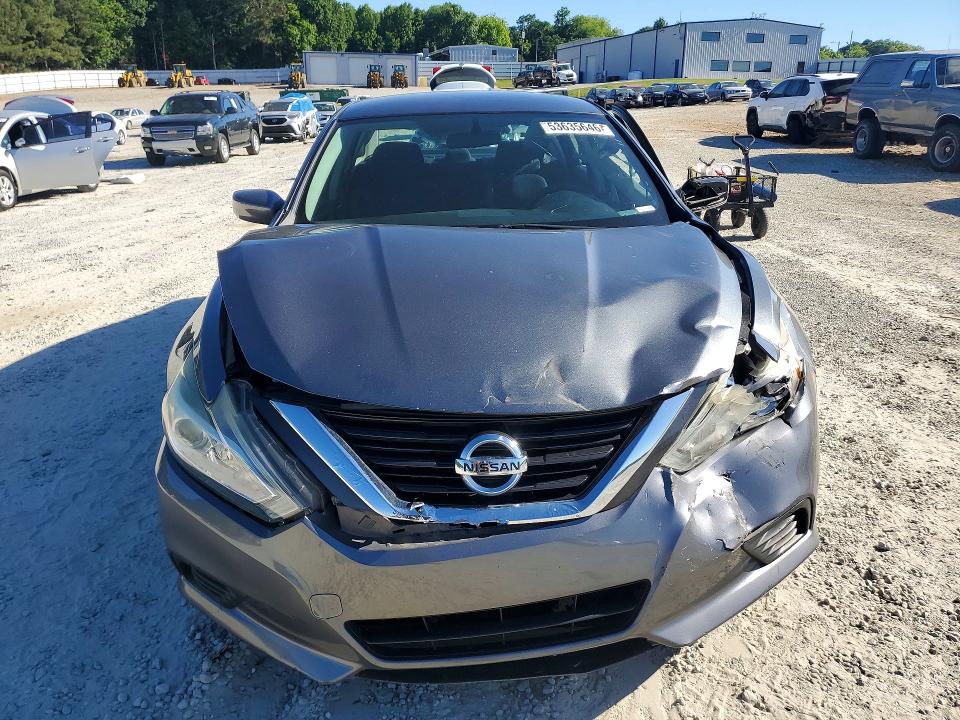 2017 Nissan Altima მანქანა იყიდება აუქციონზე, vin: 1N4AL3AP8HC155713, აუქციონის ნომერი: 53635646