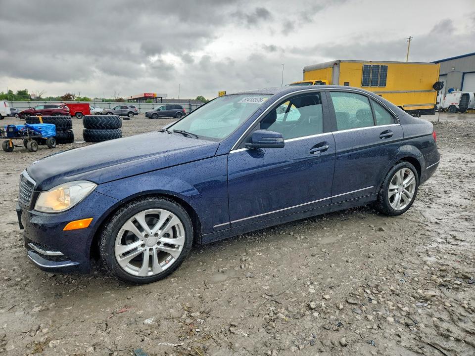 52418896 :رقم المزاد ، WDDGF4HBXDR275425 vin ، 2013 Mercedes-benz C مزاد بيع