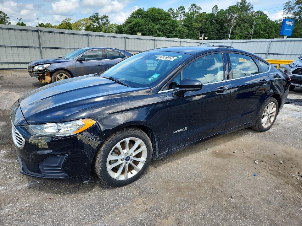 54119056 :رقم المزاد ، 3FA6P0LU4KR197929 vin ، 2019 Ford Fusion مزاد بيع