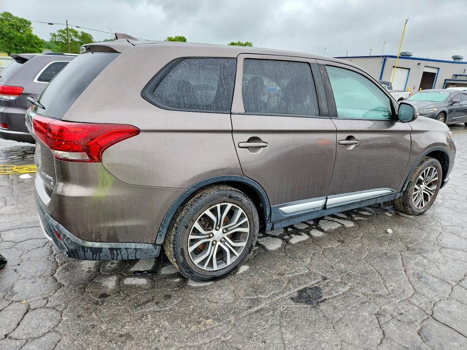 Продаж на аукціоні авто 2018 Mitsubishi Outlander, vin: JA4AD3A36JZ017556, номер лоту: 52689676