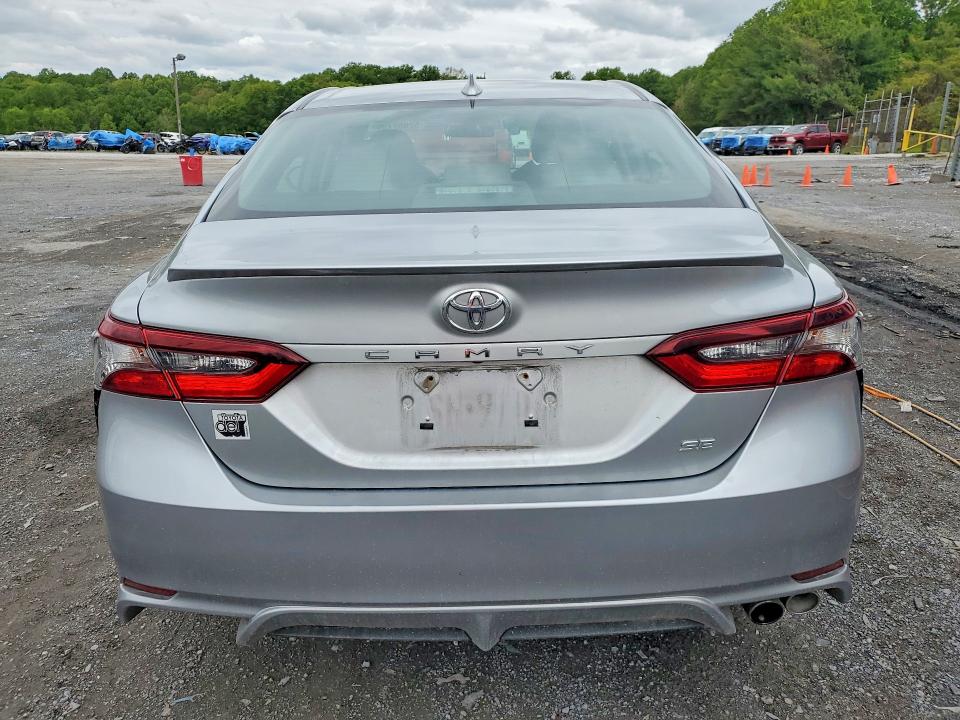 Aukcja sprzedaży 2022 Toyota Camry, vin: 4T1G11AK2NU621544, numer aukcji: 52957796