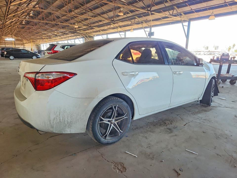 53931236 :رقم المزاد ، 5YFBURHEXFP310916 vin ، 2015 Toyota Corolla مزاد بيع