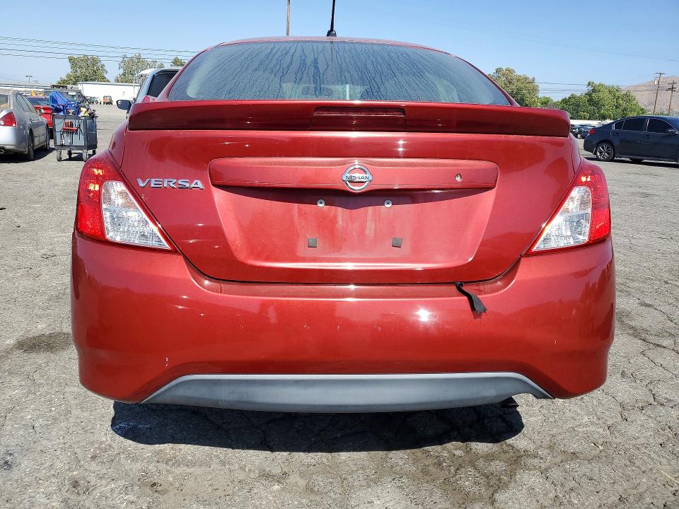 54562776 :رقم المزاد ، 3N1CN7AP4JL815943 vin ، 2018 Nissan Versa مزاد بيع