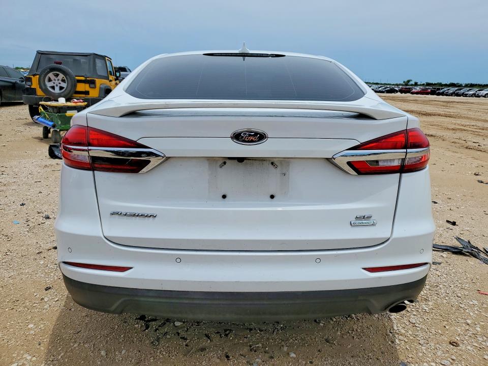 55270926 :رقم المزاد ، 3FA6P0HD4KR282648 vin ، 2019 Ford Fusion مزاد بيع