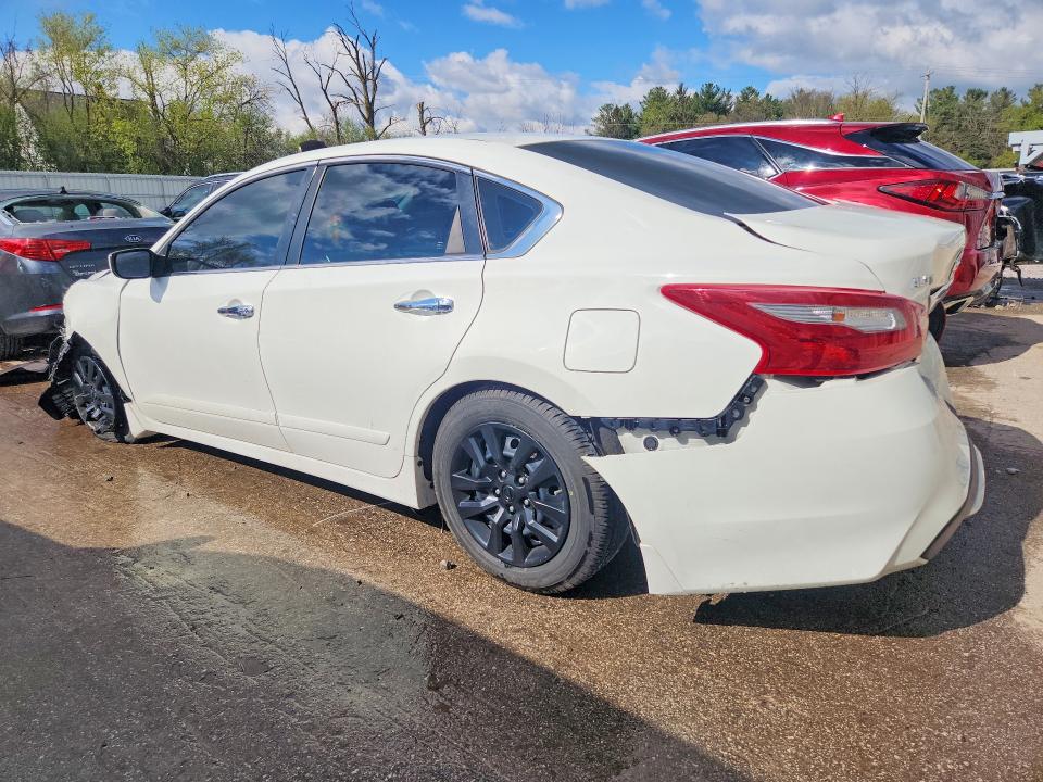 2018 Nissan Altima მანქანა იყიდება აუქციონზე, vin: 1N4AL3AP6JC201738, აუქციონის ნომერი: 52173536