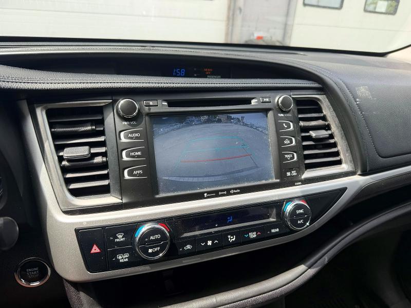 2019 Toyota Highlander მანქანა იყიდება აუქციონზე, vin: 5TDJZRFH5KS565789, აუქციონის ნომერი: 55091406