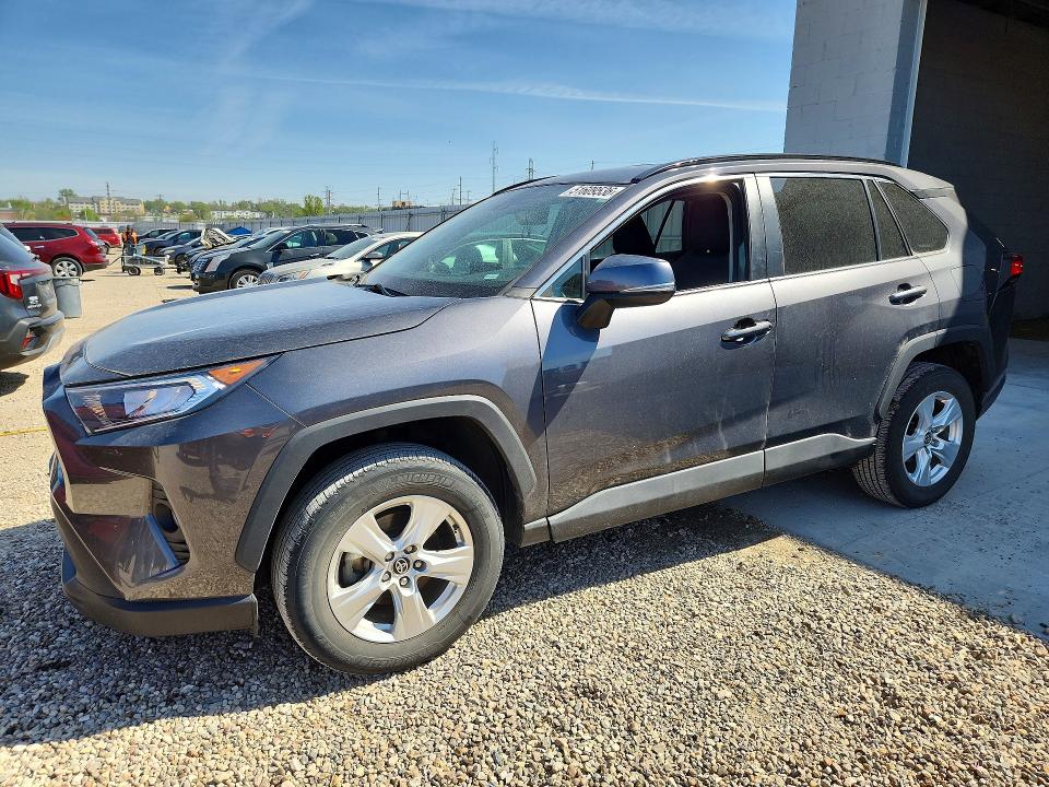 51609536 :رقم المزاد ، 2T3P1RFV4MW200951 vin ، 2021 Toyota Rav4 مزاد بيع