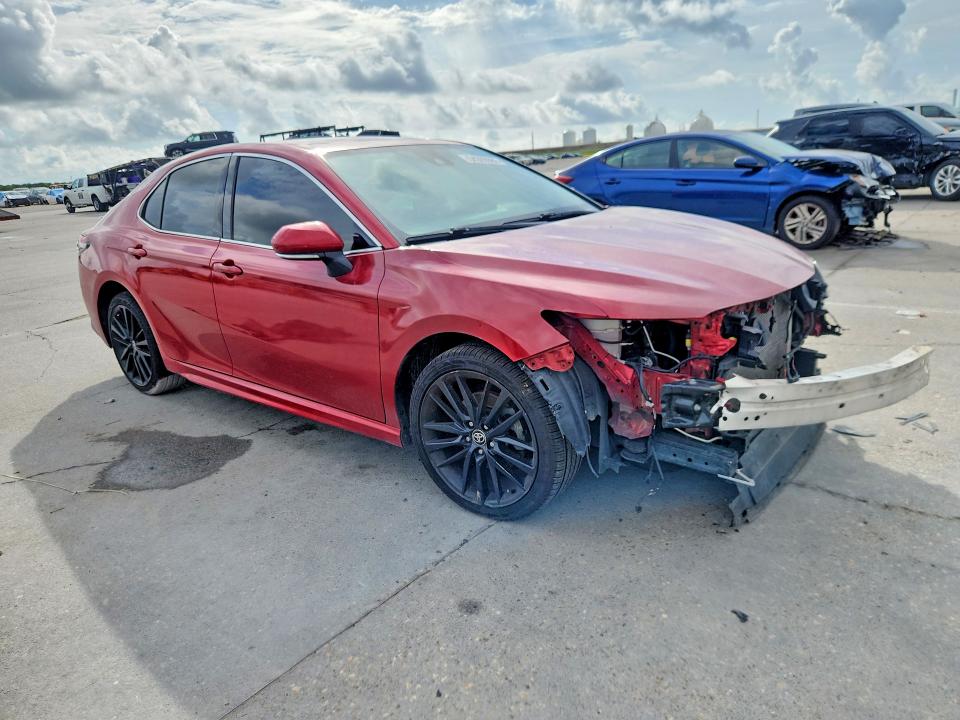 54305986 :رقم المزاد ، 4T1K61AK9MU495550 vin ، 2021 Toyota Camry مزاد بيع