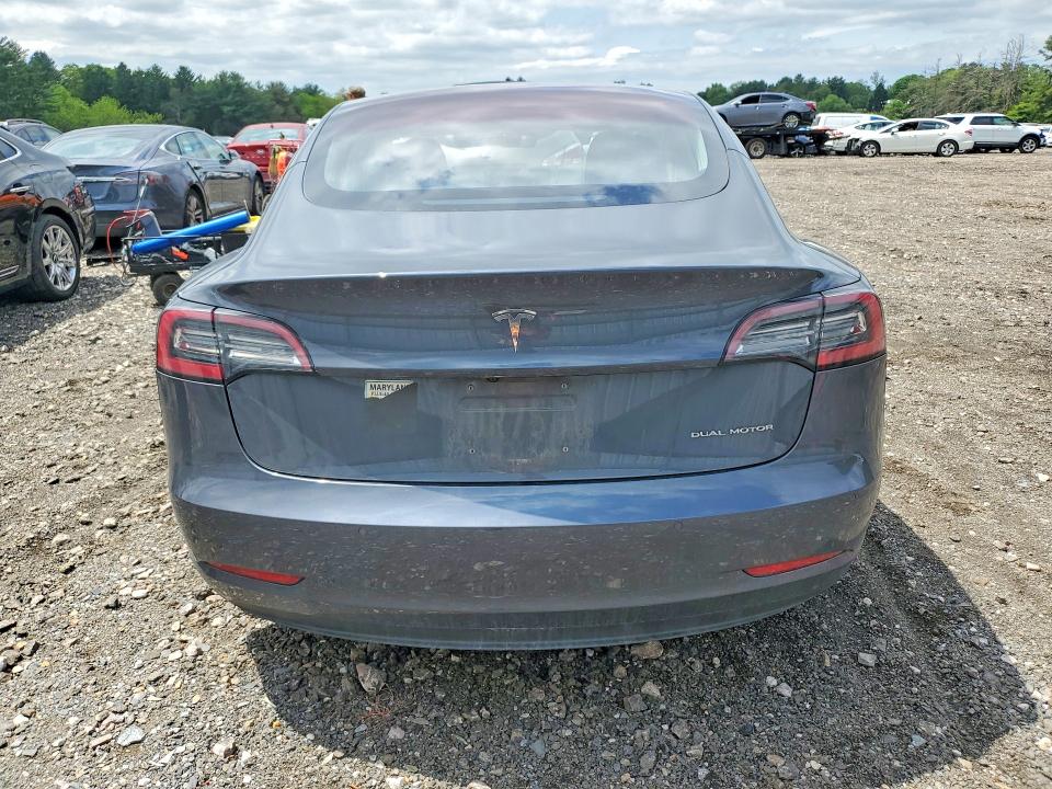 53701186 :رقم المزاد ، 5YJ3E1EB4JF128999 vin ، 2018 Tesla Model 3 مزاد بيع
