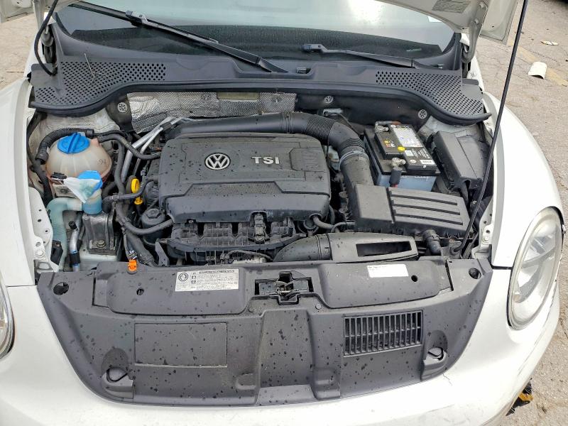 52611046 :رقم المزاد ، 3VW8T7AT4DM831576 vin ، 2013 Volkswagen Beetle مزاد بيع