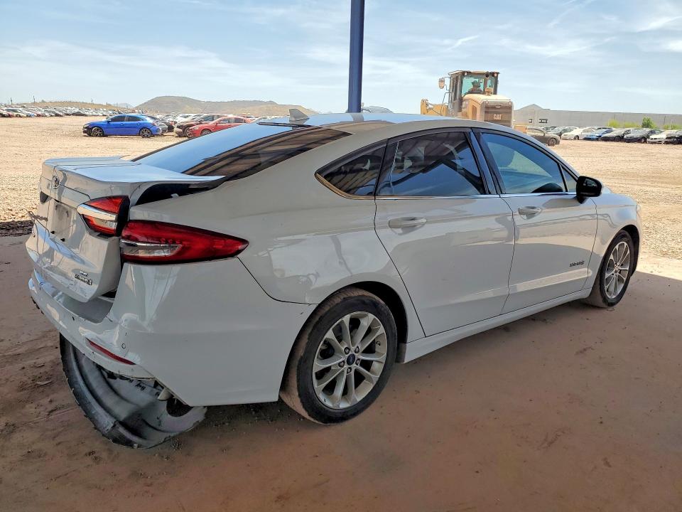54264926 :رقم المزاد ، 3FA6P0LU4KR188728 vin ، 2019 Ford Fusion مزاد بيع