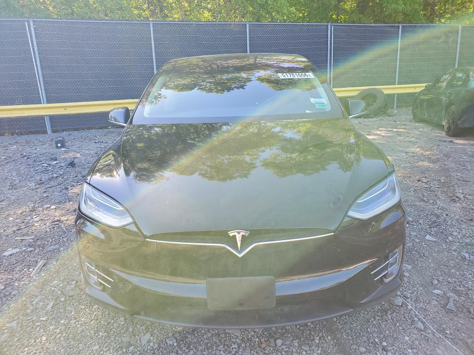51781656 :رقم المزاد ، 5YJXCBE24GF014605 vin ، 2016 Tesla Model X مزاد بيع