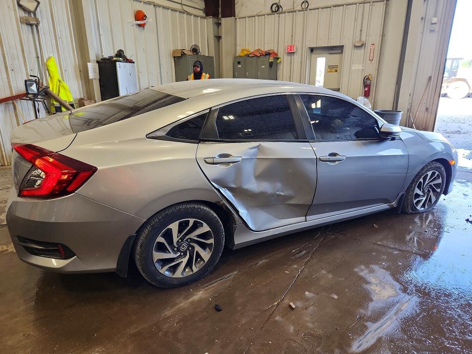 54674056 :رقم المزاد ، 19XFC2F70GE072982 vin ، 2016 Honda Civic مزاد بيع