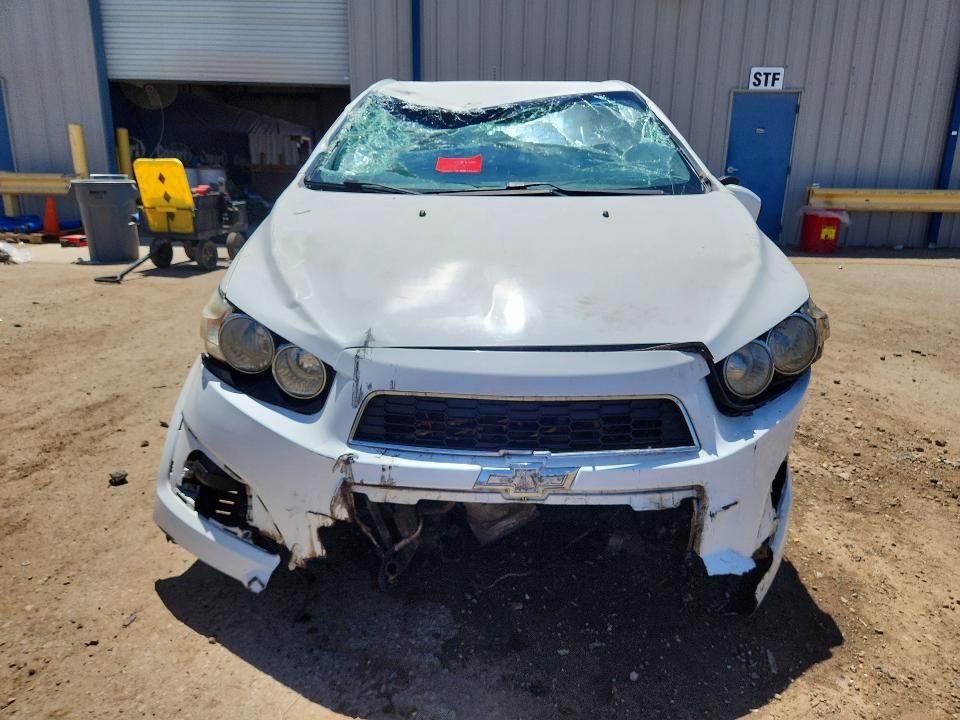 54011506 :رقم المزاد ، 1G1JA6SH1F4175715 vin ، 2015 Chevrolet Sonic مزاد بيع