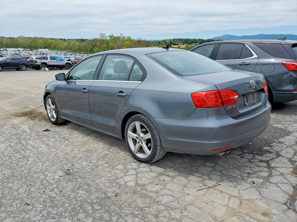 2013 Volkswagen Jetta მანქანა იყიდება აუქციონზე, vin: 3VW3L7AJ7DM402697, აუქციონის ნომერი: 53156236