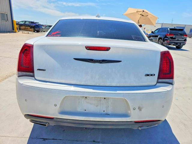 53720406 :رقم المزاد ، 2C3CCASG3NH236945 vin ، 2022 Chrysler 300 مزاد بيع