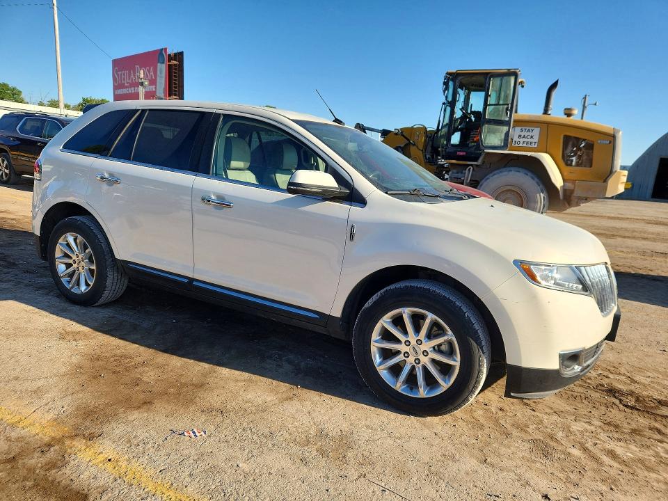 52993576 :رقم المزاد ، 2LMDJ6JK0DBL25043 vin ، 2013 Lincoln Mkx مزاد بيع