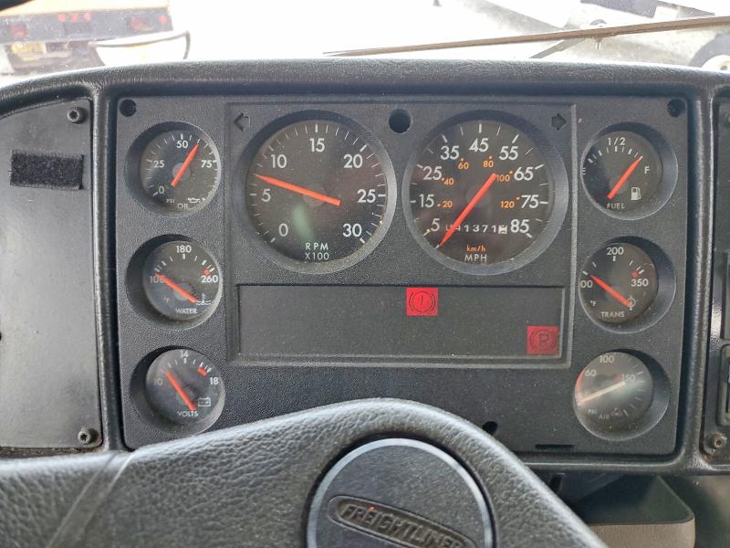 54542146 :رقم المزاد ، 4UZ6CJAA1WC914534 vin ، 1998 Freightliner Chassis مزاد بيع